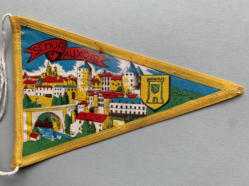 Fanion semur auxois - en,