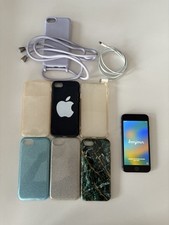 iphone 8 / 64 Go / Gris Sidéral - Zéro Rayures - Avec Cordon + 7 Coques