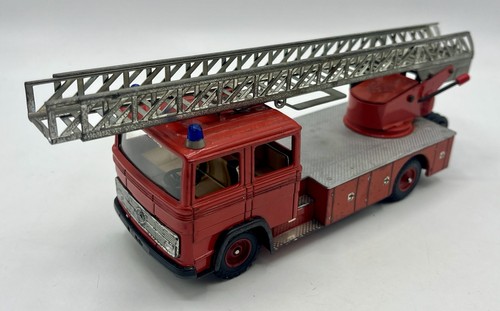 Camion pompiers mercedes - pompiers, lp