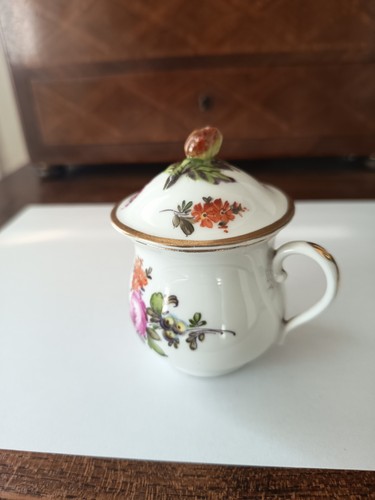 5ème pot jus porcelaine - pot,