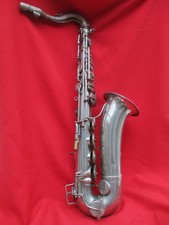 Saxophone non estampillé