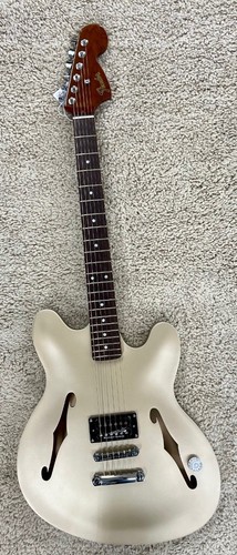 Fender tom delonge starcaster - fender,