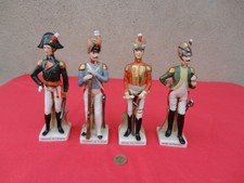 4 Figurine militaire de collection soldat d'infanterie en porcelaine