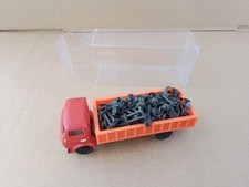 CLÉ 1/90. CAMION PLATEAU BERLIET ET SON CHARGEMENT 