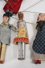 7 petites marionnettes tres  anciennes . bois  7 old  wooden  peppets