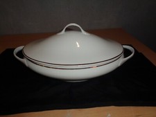 SOUPIERE OU LEGUMIER BLANC