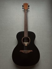 Guitare acoustique LAG