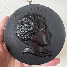 médaillon bois durci de Lord Byron XIXE