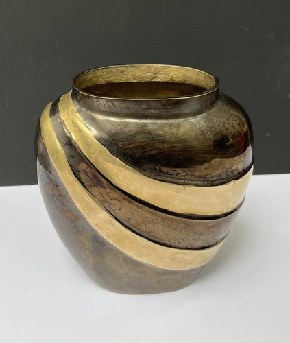 Vase style dinanderie - style,