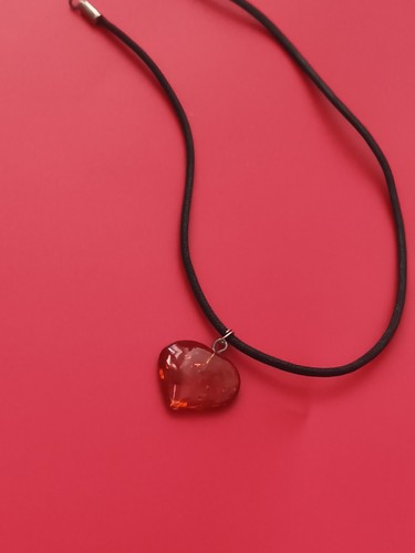 Collier pendentif cœur ambre