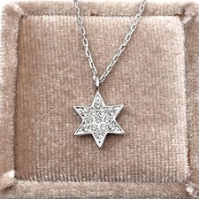 Collier pavé en forme