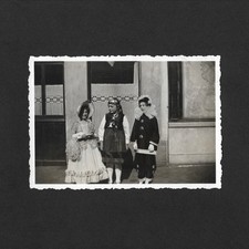 3 enfants déguisés costumes