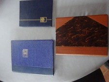 3 TRES BEAUX ALBUMS DE TIMBRES