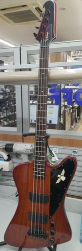 Guitare basse électrique