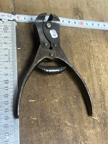 Pince tenaille outil ancien - pince,