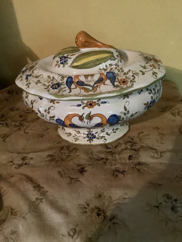 Soupiere decor moustier - soupiere,