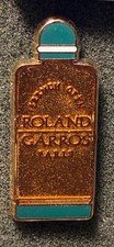 Pin's PARFUM ROLAND GARROS Arthus Bertrand