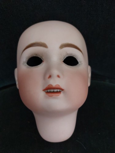 Superbe reproduction tête - , de