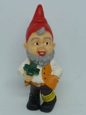 FIGURINE PVC PLASTIQUE NAIN DE JARDIN AVEC TREFLE A 4 FEUILLES