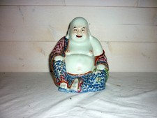 Ancien Bouddha porcelaine signé Antique Chinese Porcelain Pottery Buddha Signed.