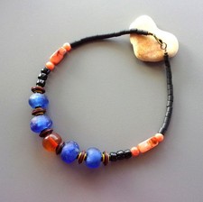 Collier africain bleu et orange en verre du Ghana, agates et rondelles koffi