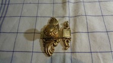 VERROU PORTE  LAITON DORE - STYLE LOUIS XV - PETIT MODELE - N° V09