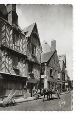 ANGERS - 49 - Vielles maisons - rue Beaurepaire - Carriole à cheval