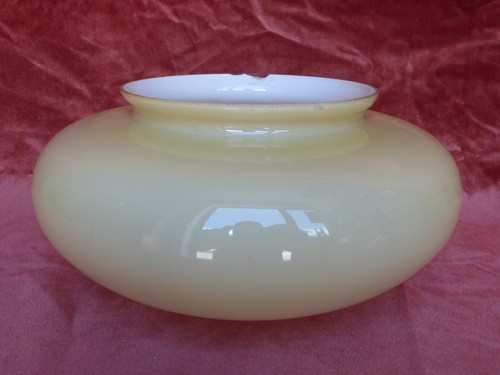 Ancien abat jour - rond, verre