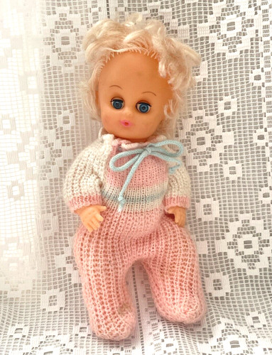 Petite poupée blond yeux - petite,