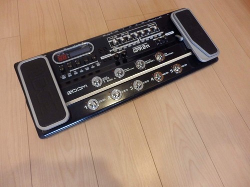 Zoom guitar effects - zoom,