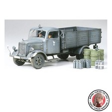 Camion militaire moyen