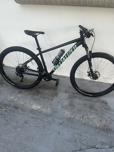 Medium specialized rockhopper - specialized,