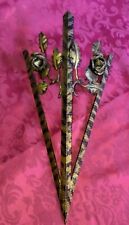 Applique murale: Monture en fer forgé à décor de fleurs et feuilles  38,50 cm HT