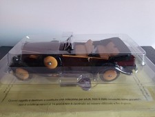 voiture en tôle reproduction