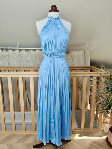 Robe longue plissée bleu ciel