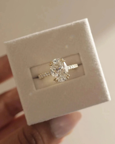 Bague diamant taille ovale