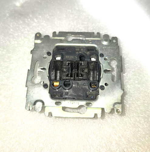 Arnould initia 69020 1 - -,