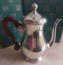 Cafetière Etains du Manoir, modèle Louis XV. Très bon état.