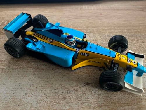 Renault team r202 1 18 - renault,