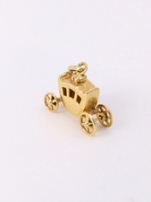 Pendentif charms carrosse vintage or jaune