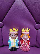 2 Figurines Roi Et Reine
