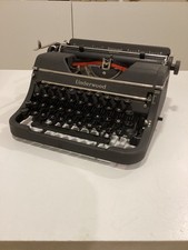 UNDERWOOD UNIVERSAL TYPEWRITER