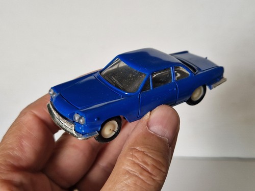 Minialuxe ancien plastiqe - 1:43,