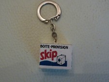 Porte clé ancien SKIP baril de lessive. Boite provision. Keyring publicitaire
