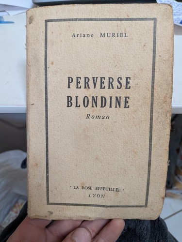 Perverse blondine ariane - blondine,