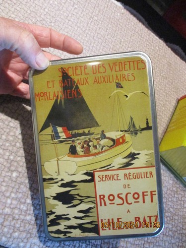 Ancienne boite tôle galettes - boite,