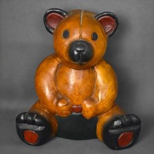 Ours en bois sculpté à la