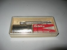 ancien rasoir de sureté dans sa boite