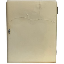 Armoire Médicale Vintage