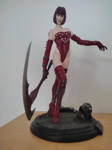 Guillotinna statue bust - guillotinna, 1/6